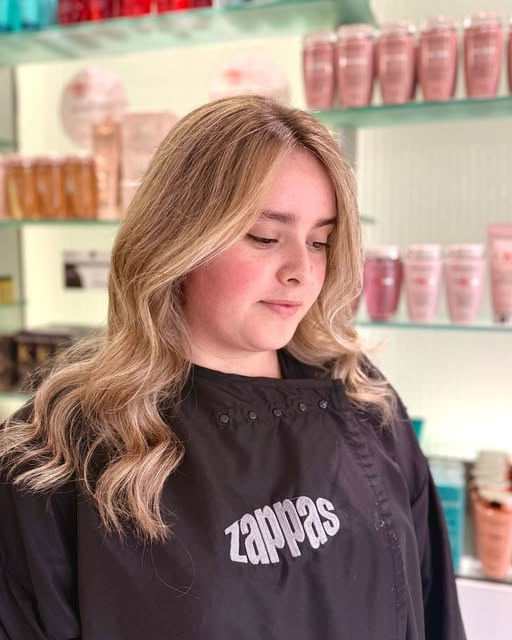 Another gorgeous transformation by Ellie at our Bean Oak Road salon 💜✨

This time, it’s a dramatic 