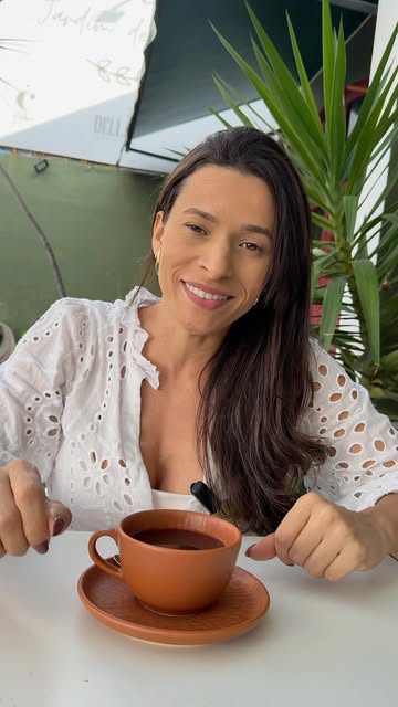 Seu cabelo começa no couro cabeludo. 🧖🏻‍♀️

Por isso, cuidar dele vai muito além de escolher um bo