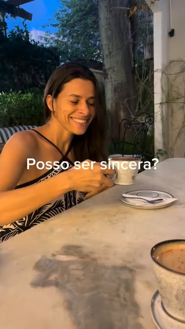 Seu cabelo pode estar em tratamento e, ainda assim, passar por fases de queda. Isso não significa qu