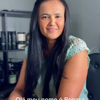 Há 4 anos, Ronara iniciou sua jornada conosco enfrentando uma queda capilar intensa e três fases de 