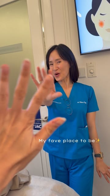 Meet the Davinci of my face, @dr_oliviaong ✨No other person i trust for face contour and definition.