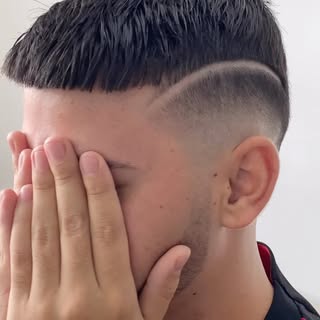 Prótese é muito mais do que cabelo.
Muitos clientes procuram identidade e liberdade com um visual bo