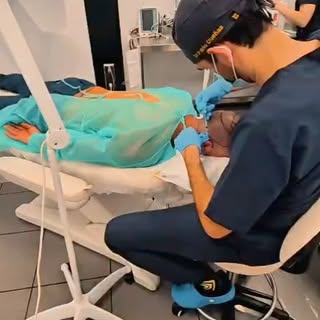 🌟 Acompáñame en un día de CIRUGÍA CAPILAR que cambiará la vida de uno de nuestros pacientes. 💇‍♂️✨