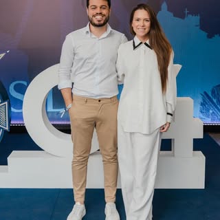 Tem momentos que a gente para e percebe que não é só sobre conquistar coisas, é sobre com quem a gen
