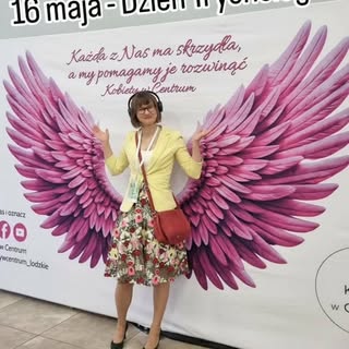 Dziś, 16 maja, jest Dzień Trychologa 🤗
Święto wszystkich pasjonatów zdrowej skóry głowy i włosów. �
