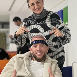 Mutlu hasta, başarılı sonuç.
Her saç teli, özenle ! ✨

#saçekimi #hairtransplant #hairtransplantturk