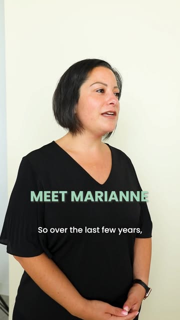 Meet Marianne 👋 One of our hair restoration patients and the perfect example of what consistency ca