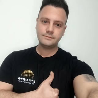 Quién soy?
Mi nombre es Ángel Osuna  Técnico Especialista en Micropigmentacion Capilar en constante 