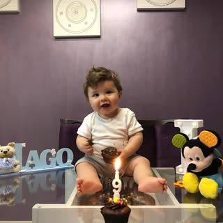 Tem alguém completando 9 meses de muito amor, cada amanhecer o teu sorriso é mais encantador...Te am