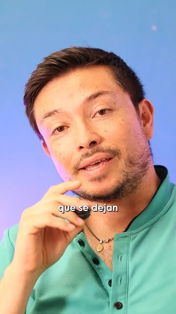 ¿Te dejas crecer la barba, pero hay zonas que simplemente no terminan de llenar? 👀

La genética pue