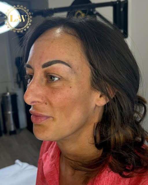Powder brows = effortless glam 💫