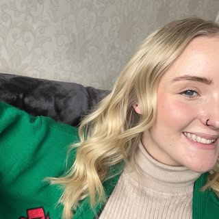 Just a quick video showing how easy I find it to curl my hair using the iron squad curl bar, these a