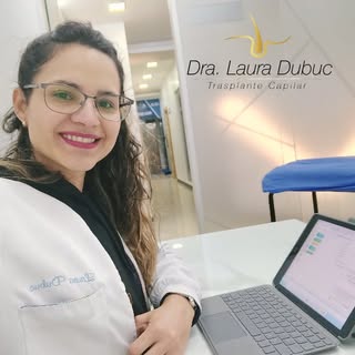 Injerto capilar
Jornada de un nuevo caso 💇🏼
Pedazo de quirófano capilar que nos gastamos 😍👣
#tra