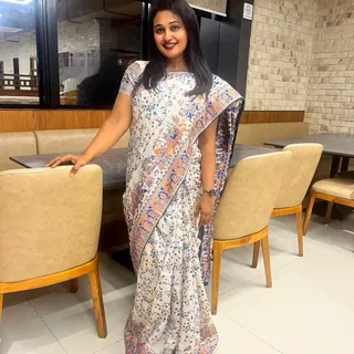 Yes! I do wear #sarees too at dinners 😃🥰