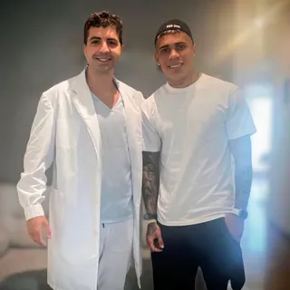Con el gran @ayrtoncosta32 ⚽️
Gracias por la confianza 🙌🏻

Vamos por más 💪🏻