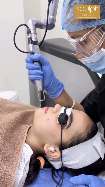 Unlock next-level clarity and an effortless, camera-ready glow! ✨⚡

Regular facials pamper the surfa
