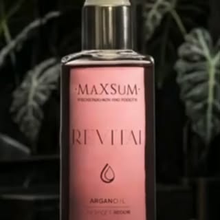 El sérum REVITAL, el mejor amigo del cabello.

#themadroom #nadiabarrientos #maxsum #hairstyle #lujo