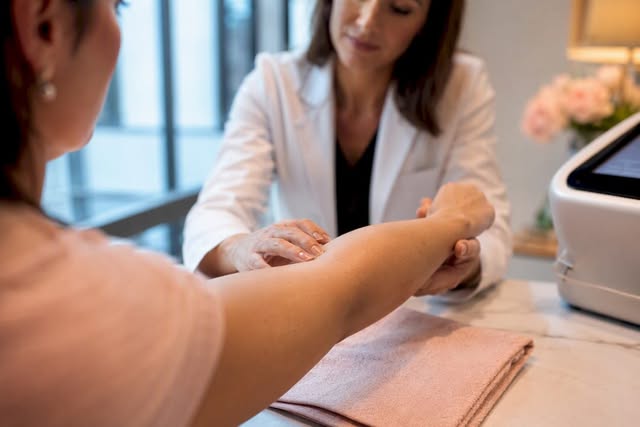 Clinic: Use Fitzpatrick Skin Types to Cut PIH Risk, Prep 2 Weeks

Clinic perspective on Fitzpatrick 