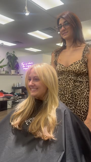 Creating her dream golden blonde ✨

Dimensional, soft, and perfectly customized to complement her fe