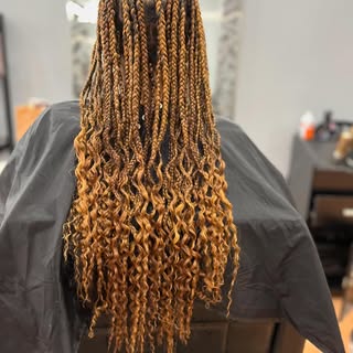 Fresh set of braids for prom!🫶🏾💜

#knotlessbraids
#braidsbraidsbraids 
#texturedhair