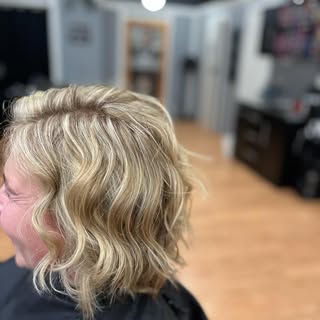 🤍✨
#blondehighlights