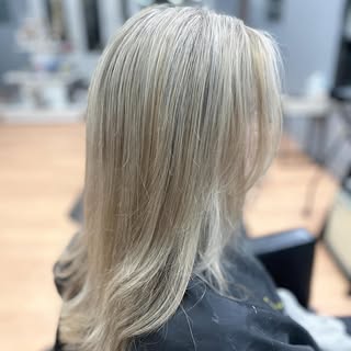Beautiful blonde for this lovely client💫 
#blondehighlights 
#paulmitchell 
#warmblonde