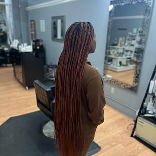 Length check!😍 
#knotlessboxbraids 
#longboxbraids 
#braidsbraidsbraids 
#auburnbraids 
#blackgirlm
