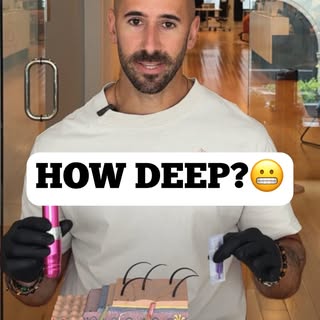 Not so DEEP!!! 😬💉

#permanentmakeup #pmu #scalpmicropigmentation