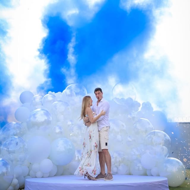 Nosso amor ganhou nome, sonhos e a cor azul! 💙🧸

É um menino! Nosso príncipe está a caminho, traze