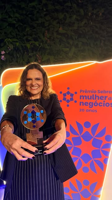 Tem conquistas que não cabem em um troféu. ✨

O 3º lugar no Prêmio Sebrae Mulher de Negócios represe