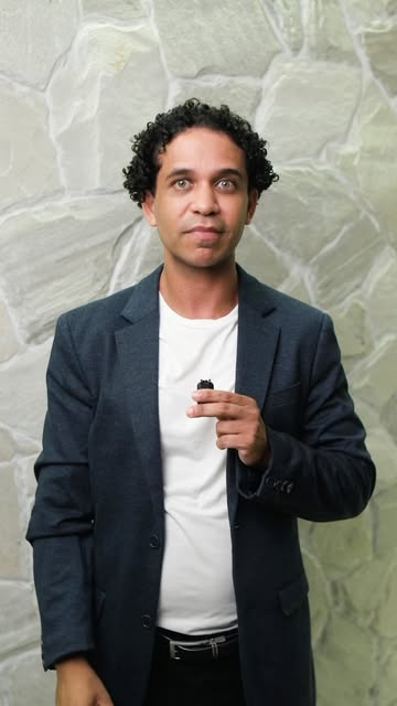 Você sabia que sua Saúde mental influencia diretamente na saúde capilar? Por isso a importância de u