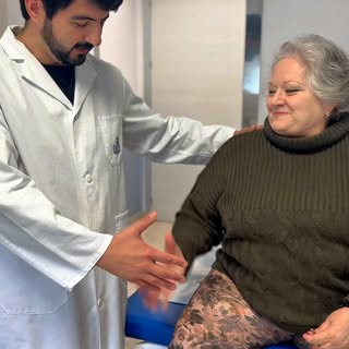 Nuestra paciente contenta y agradecida por los resultados que hemos alcanzado con la mesoterapia que