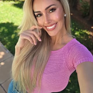 Start showing up as her 🩷

Start showing up as the woman you want to become - move with confidence,
