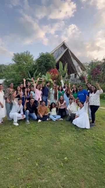 Birthday celebrations are even better when the entire team comes together! 🥳

The Skin Doctors team