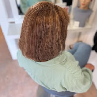 Haarstuk van echt haar opnieuw bevestigd gekleurd en weer prachtig in model geföhnd ✨ #haarwerkspeci