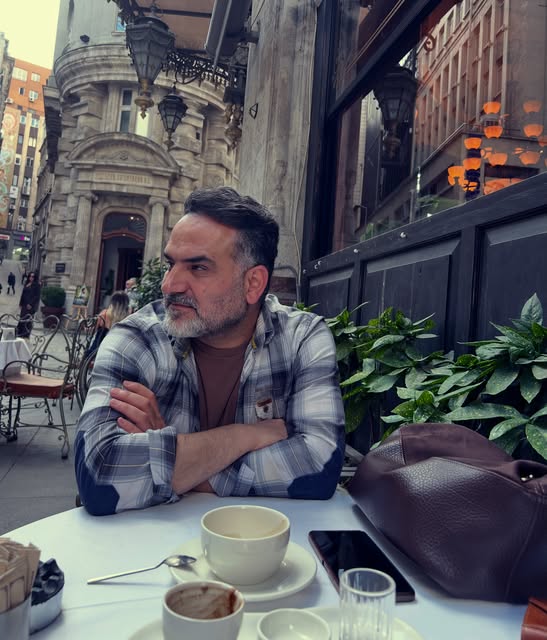 Ne demişti Nurettin Topçu, 
“Menfaat aşkımızın katilidir.” 
Aynı yöne değil, aynı maksada gidenler y