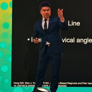 The road of a speaker on stage seems glorious.
The hard work behind seldom seen.

Many will pour col