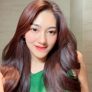 Rahasianya rajin maskeran rambut yg ada kandungan ginsengnya🥹