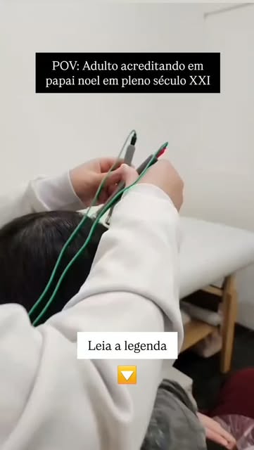 ⚠️ 4 erros que podem atrasar os cuidados com a sua saúde capilar:
1️⃣ Acreditar em tônicos milagroso