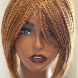 ✨ CUSTOM ORDER SPOTLIGHT ✨

One of our clients recently came to us wanting an inverted bob — and we 