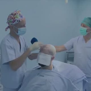 ¿De dónde se extraen las unidades foliculares en un trasplante capilar? 🧫

El Dr. @eduardolopezbran