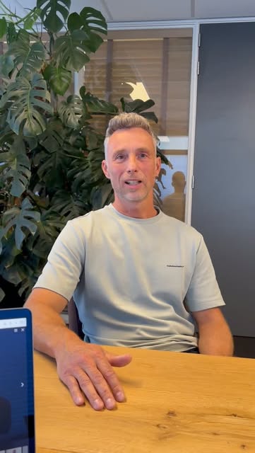 Tim kwam bij ons op kantoor in IJsselstein langs om zijn eindresultaat na zijn haartransplantatie te