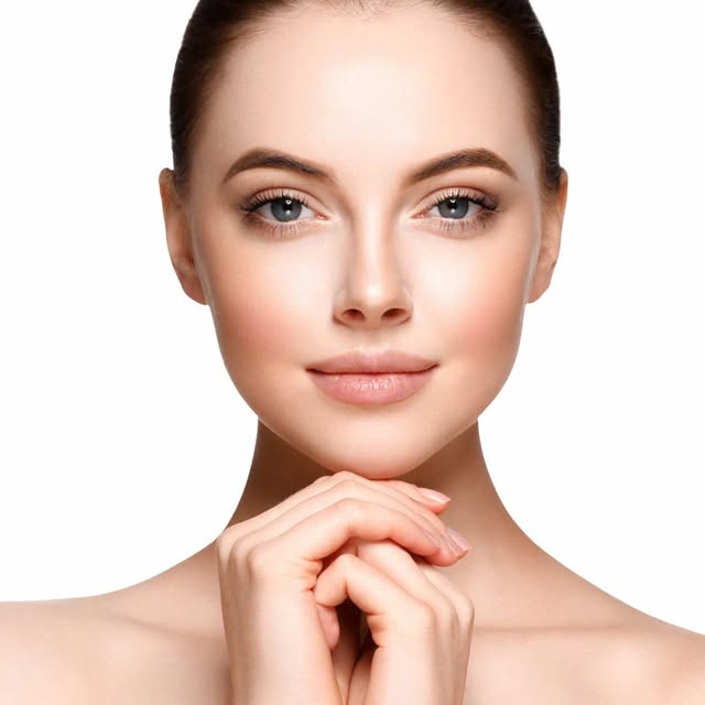 🍁 Embrace fall with a skincare refresh! Let’s get your glow on. 

#SkincareWellness #FallBeauty #Dr