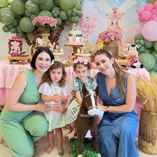 2 aninhos da Helena💐🩷🤠✨Esse ano um almoço em família muito lindo e especial como ela gosta🫶🏻