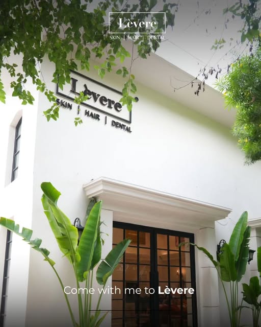 Care begins with understanding you.

At Lèvere, every experience starts with a considered consultati