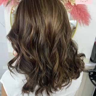 A refresh that focuses on hair health as much as colour, every time!🙏🏻

Before adding balayage, th