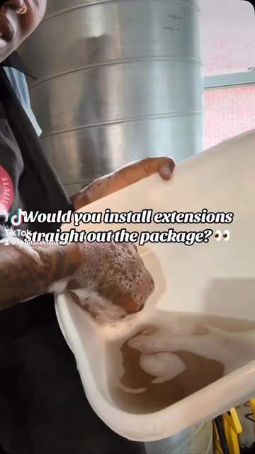Would you install hair extensions straight out of the package? 👀

Watch what happens when we wash t