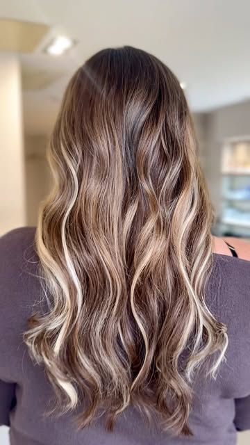 Gorgeous transformation by Caroline. Starting off with a colour refresh and balance using @lorealpro