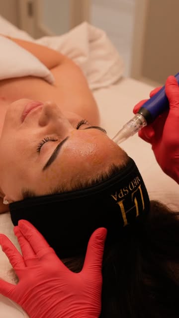Trends come and go. Good skin stays. ✨

Consistency, the right treatments, and a plan designed for y