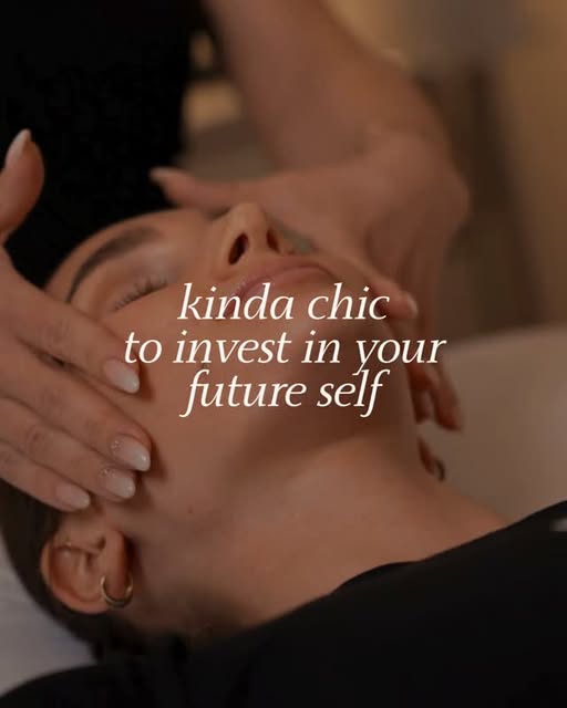 Taking care of yourself? Always chic. ✨

A little time for you, a little intention for your skin, an
